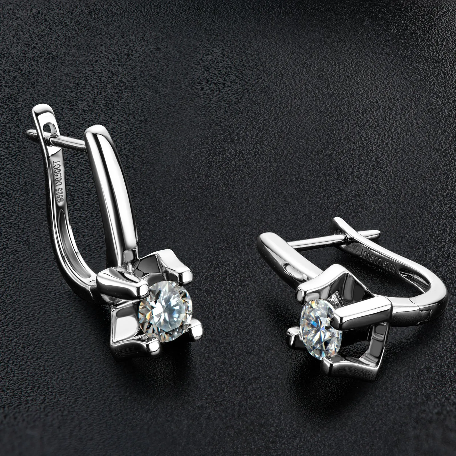 1.0CTW. Round Cut D Color Moissanite Hoop Earrings