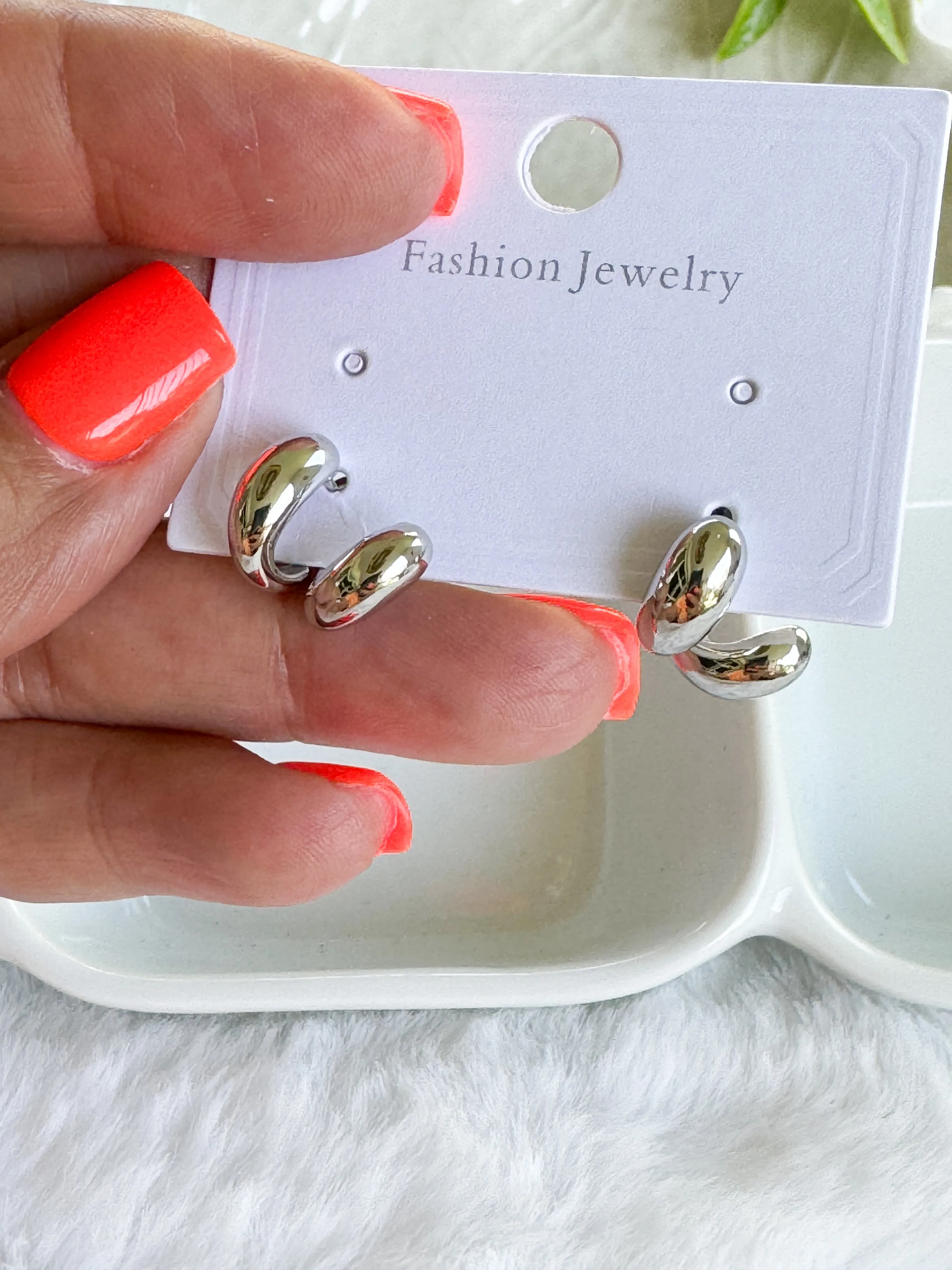 Amelia earrings