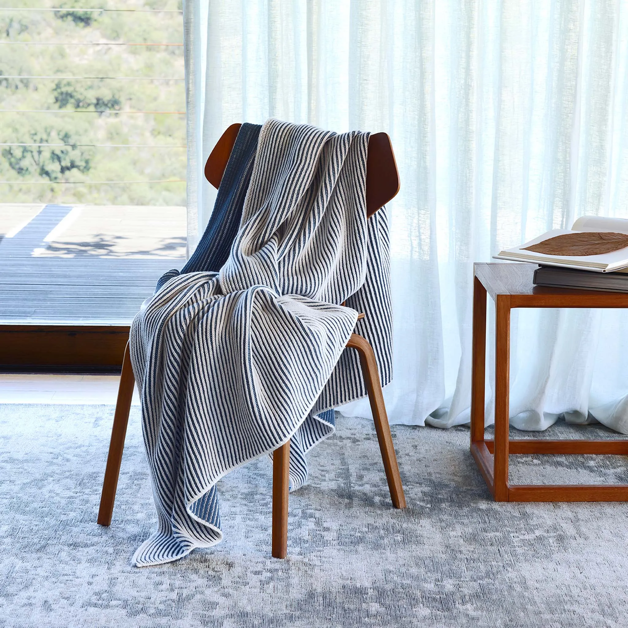 anamar throw