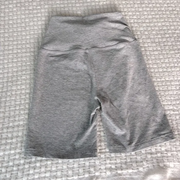 Beyond Yoga Spacedye High Waisted Biker Short 7&quot; in Silver Mist S
