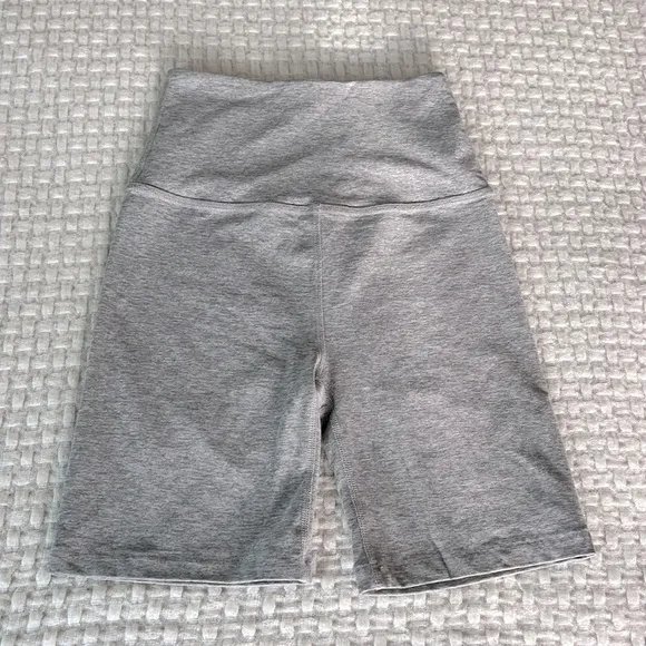 Beyond Yoga Spacedye High Waisted Biker Short 7&quot; in Silver Mist S