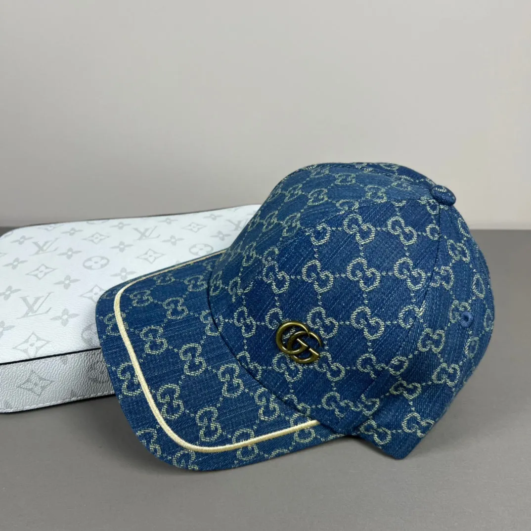 Embroidered hats in two colors