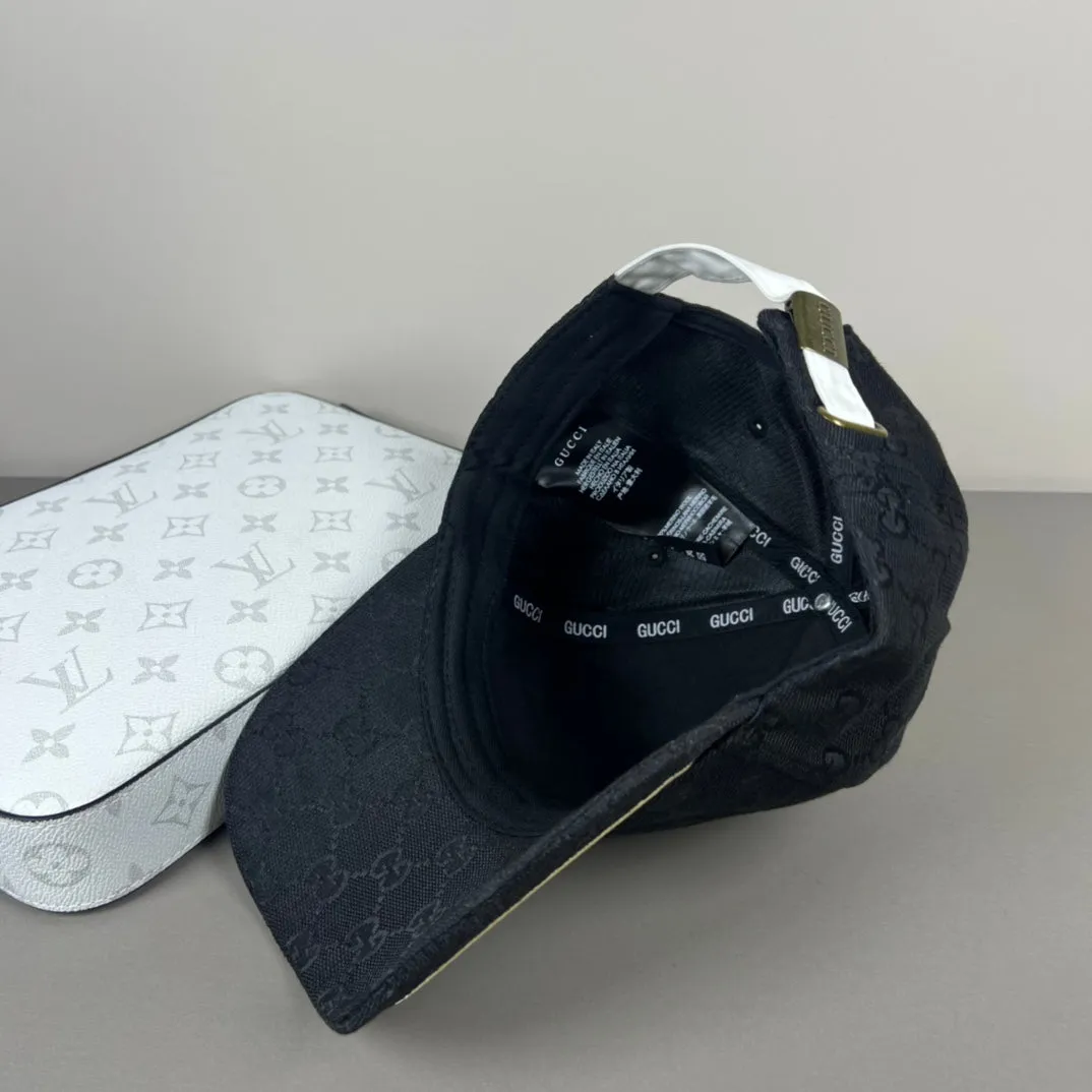 Embroidered hats in two colors
