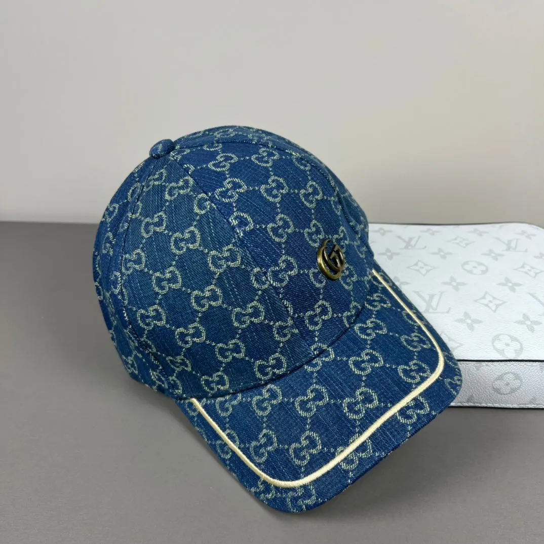 Embroidered hats in two colors