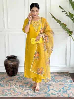 FRILLFIT Women Embroidered Straight Kurta Suit Set