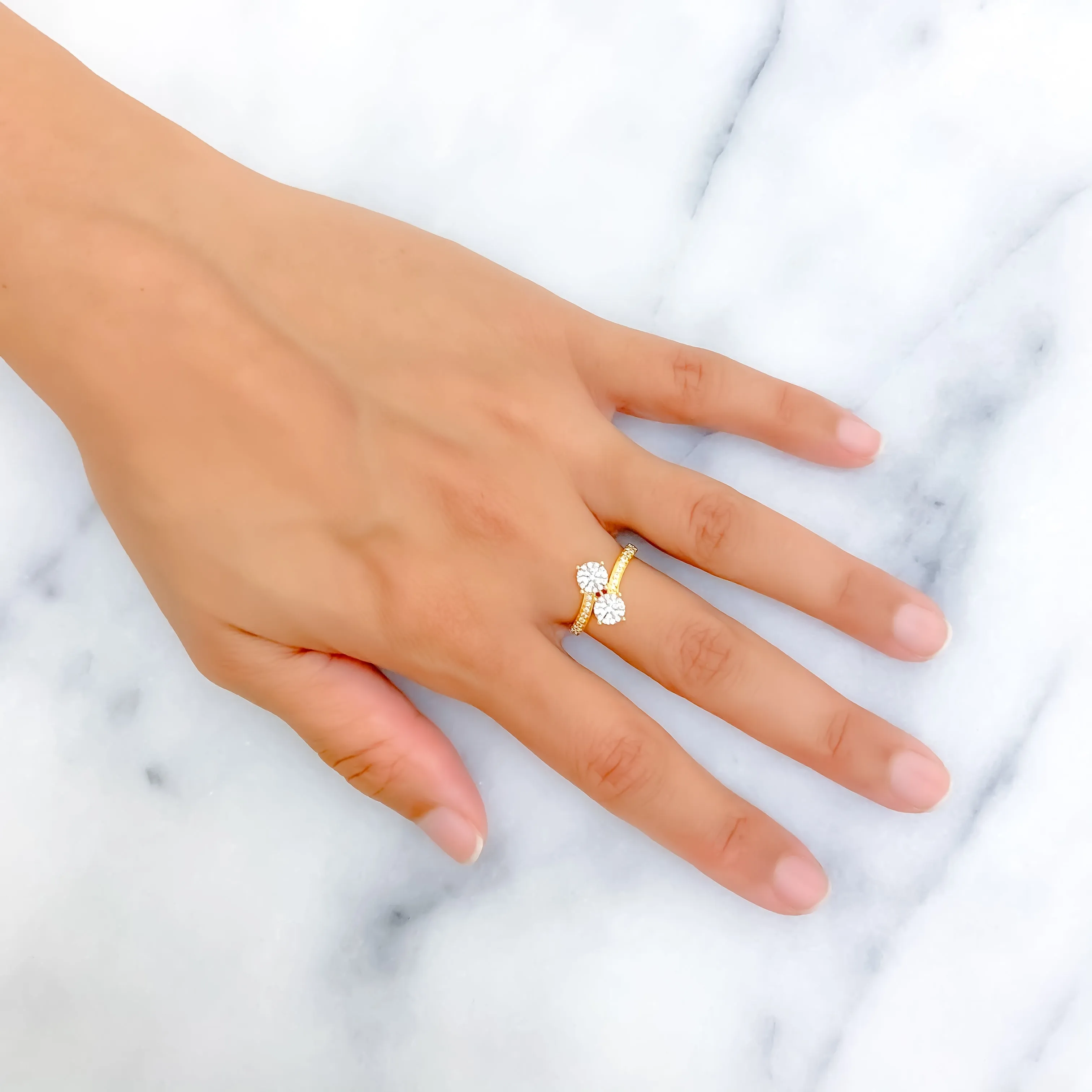 Gorgeous Graceful 18K Gold   Diamond Ring