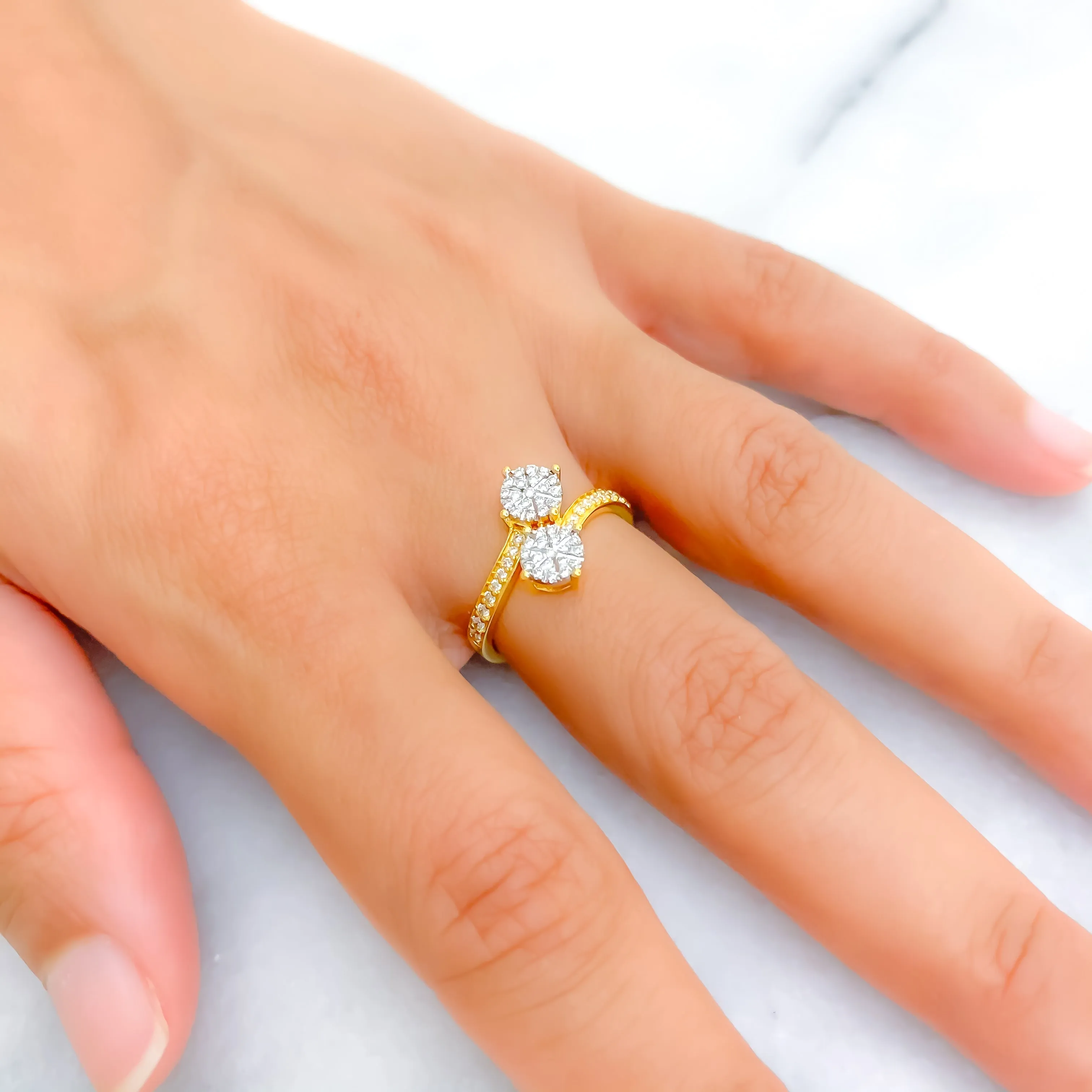 Gorgeous Graceful 18K Gold   Diamond Ring