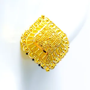 Graceful Dressy  2k Gold Earrings