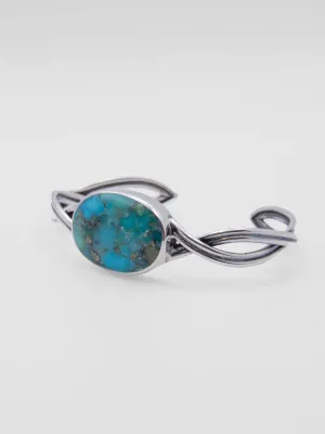 Graceful Twisted Band Bracelet with Natural Tq Stone