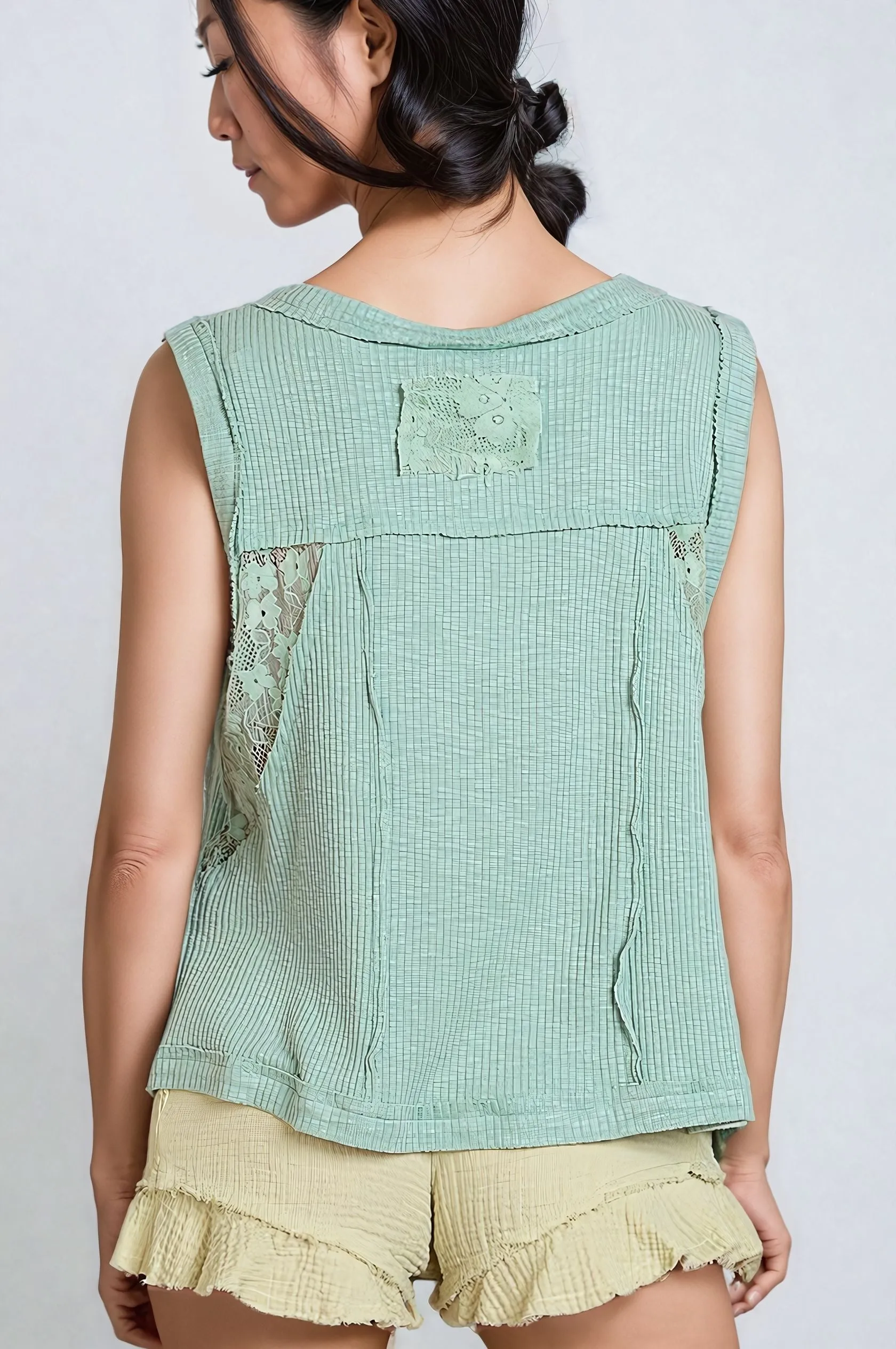 GRACEFUL VISIONS LACE KNIT TOP