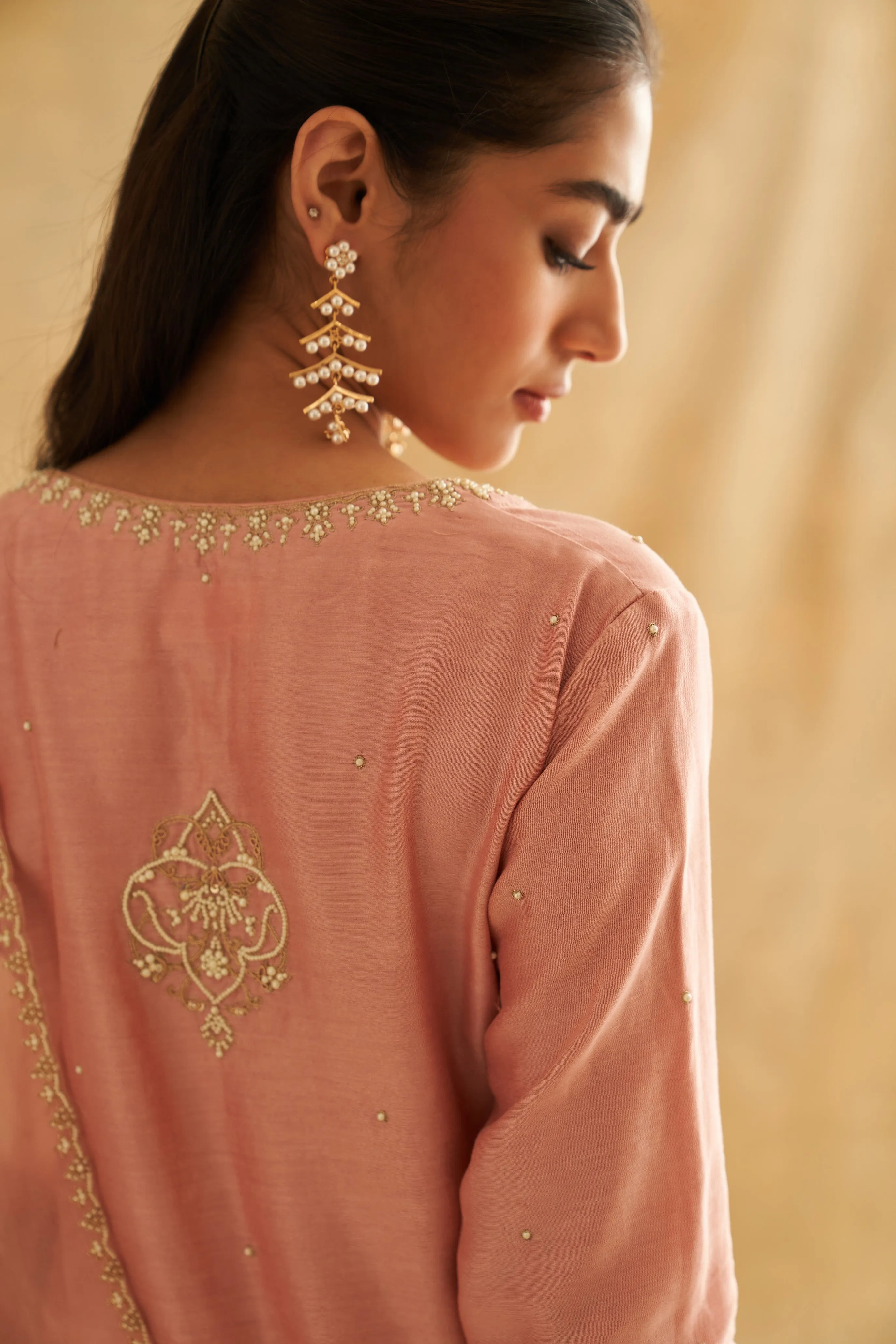 Lutfiya: graceful