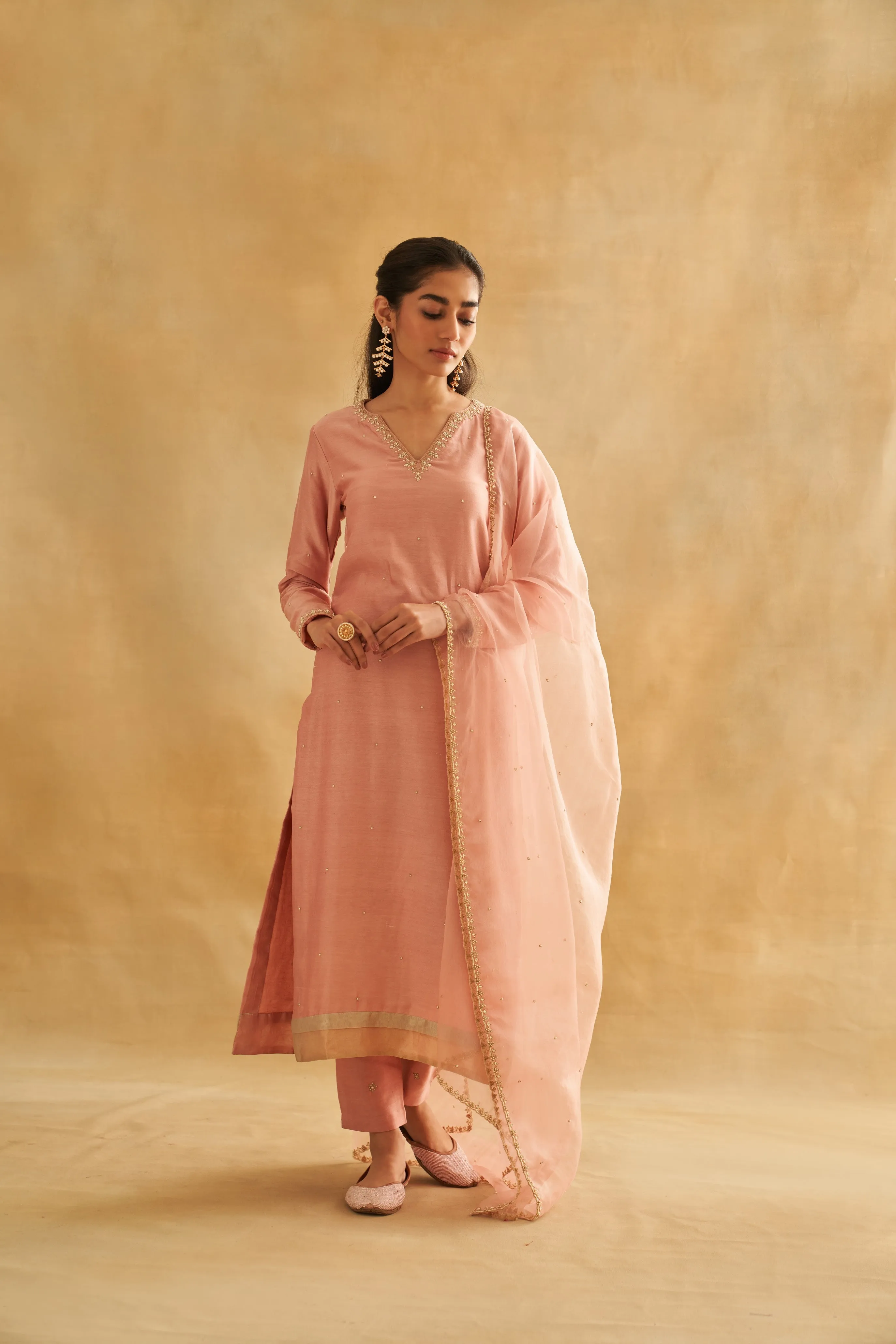 Lutfiya: graceful