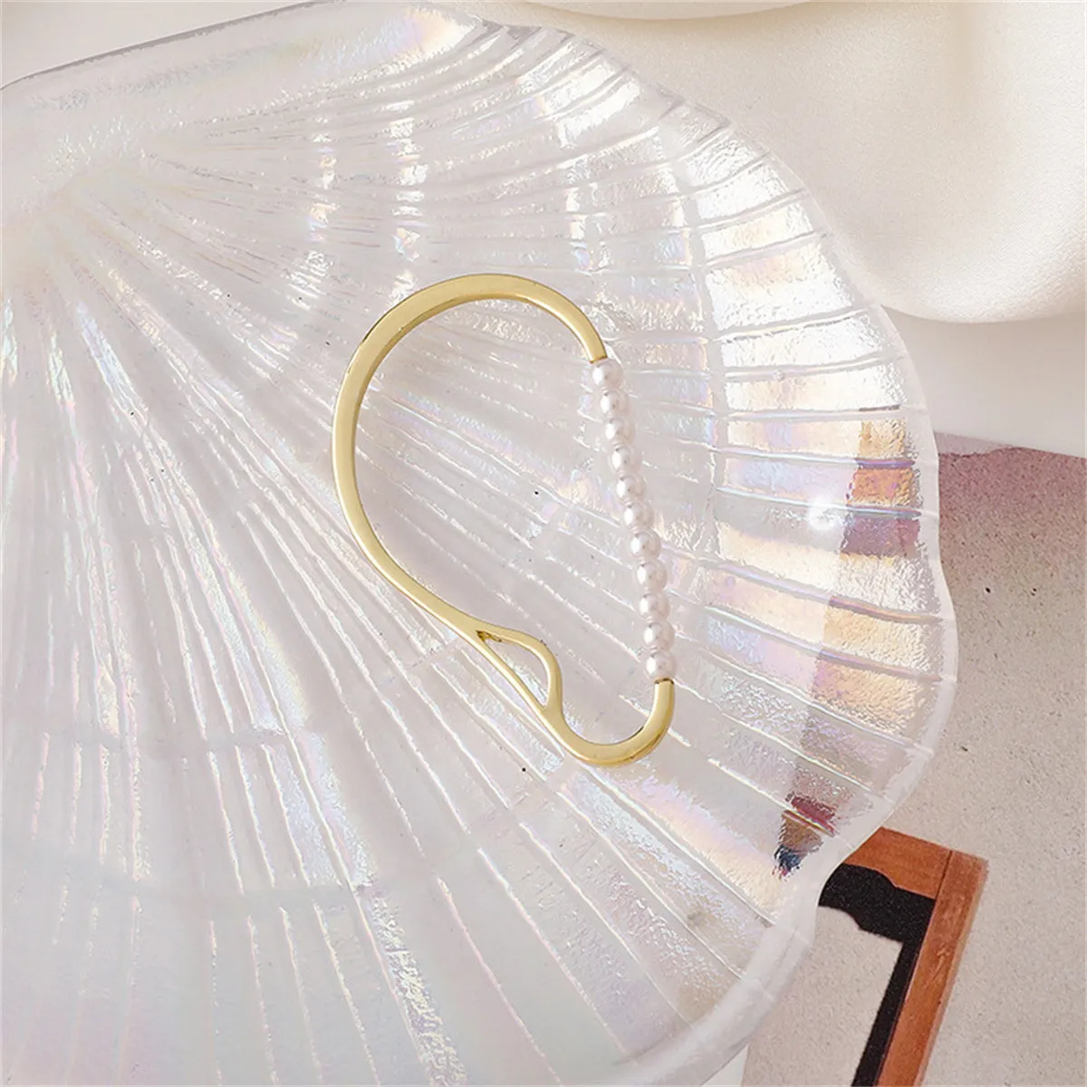 Pearl & 18K Gold-Plated Ear Cuff