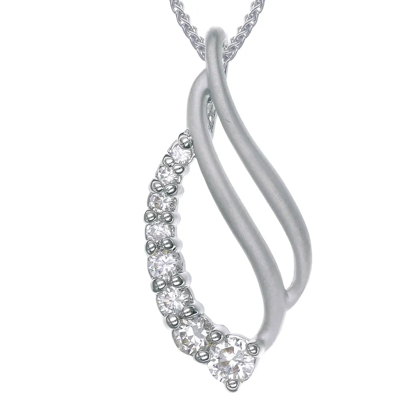 Pendant Necklace, Fashion Pendant Necklace for Women in Brass with 18 Inch Chain