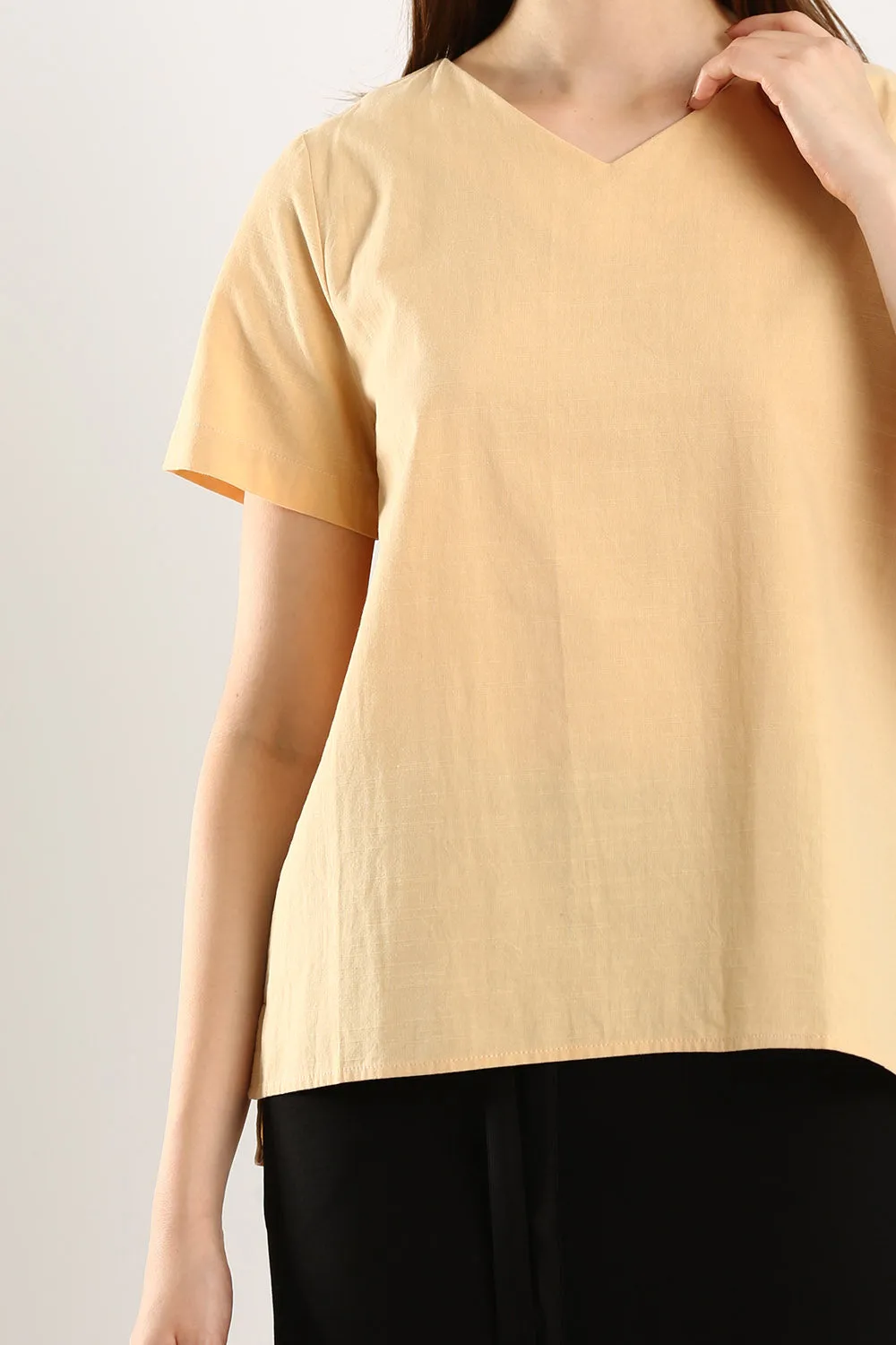 Simple Spirit V-Neck Cotton-Linen Blouse in Yellow