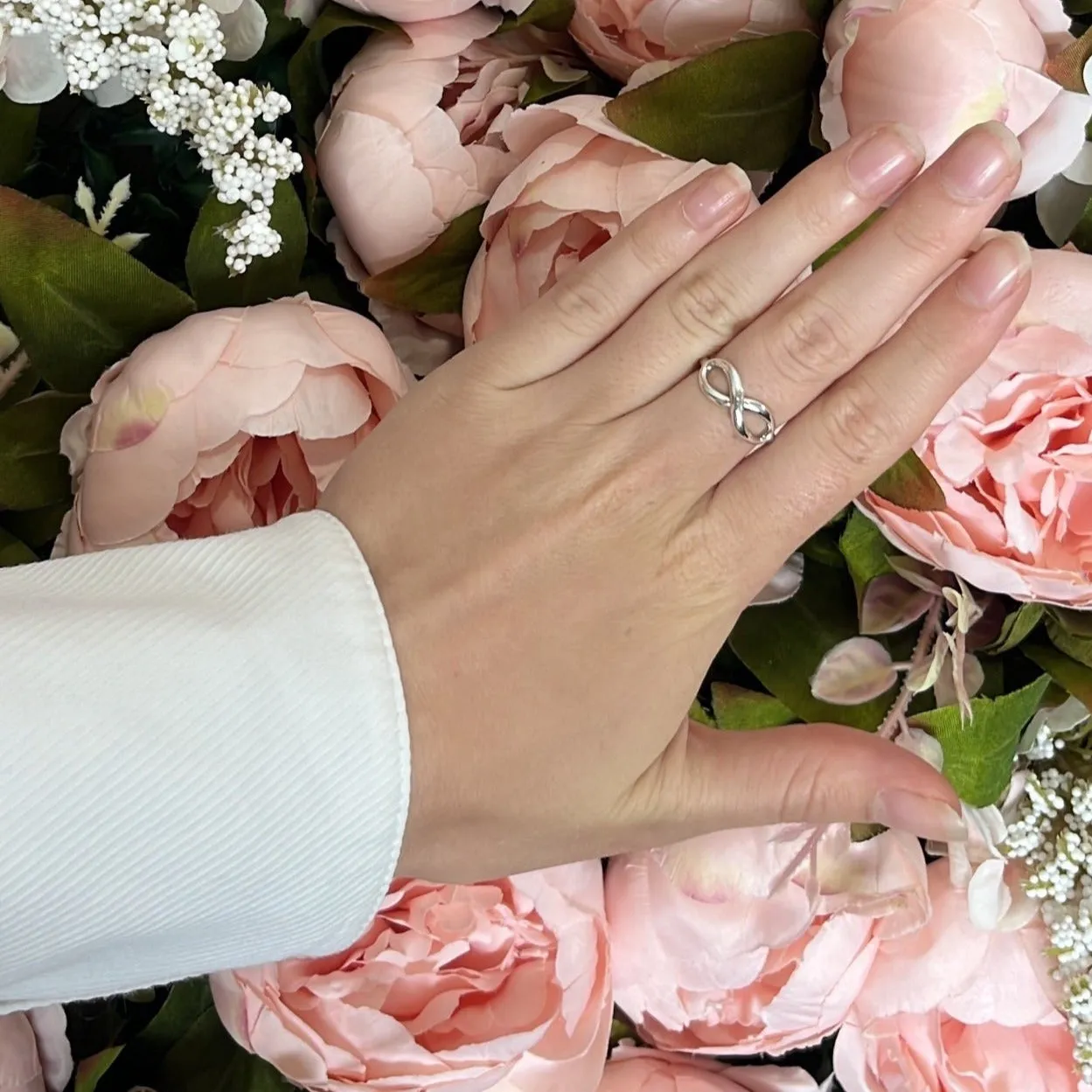 Tiffany & Co Infinity Sterling Silver Ring Size : M